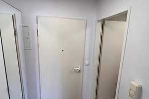 Neu renovierte stilvolle, teilmöblierte 1-Zi-Wohnung mit EBK (Mindestmietdauer 1Jahr) in S-Vaihingen – Hauptstraße 131, 70563 Stuttgart – Vorschaubild 2