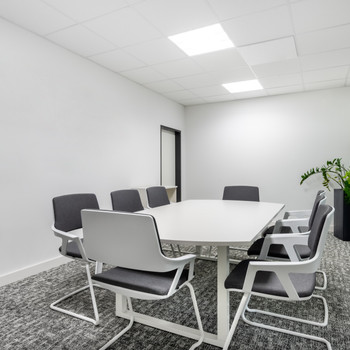 Privater Büroraum für 4 Person in Regus Südwestpark