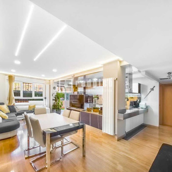 2-Schlafzimmer-Wohnung mit 2 Bädern, Garage, Abstellraum und 33m² großer Terrasse