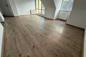 Aufzug - Südbalkon - modernes Laminat - EBK - Tiefgaragenstellplatz!! – Fichtestraße 53, 9126 Chemnitz – Vorschaubild 6