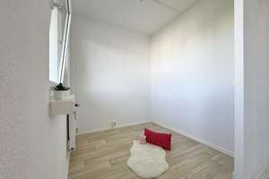 1-Raum-Wohnung mit top Aussicht aus 10. Etage und Einbauküche – Bruno-Granz-Straße 52, 9122 Morgenleite, Chemnitz – Vorschaubild 3
