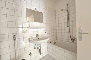 Frisch renovierte 3,5-Zimmer-Wohnung mit Balkonen in Laim – 80687 Sankt Ulrich, München – Vorschaubild 11