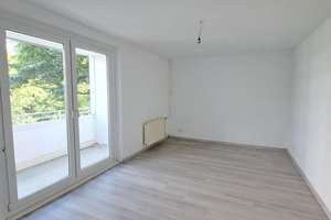 3-Zimmer-Wohnung mit Balkon in Lichtenberg sucht neue Mieter! – Mellenseestraße 38, 10319 Friedrichsfelde, Berlin – Vorschaubild 2