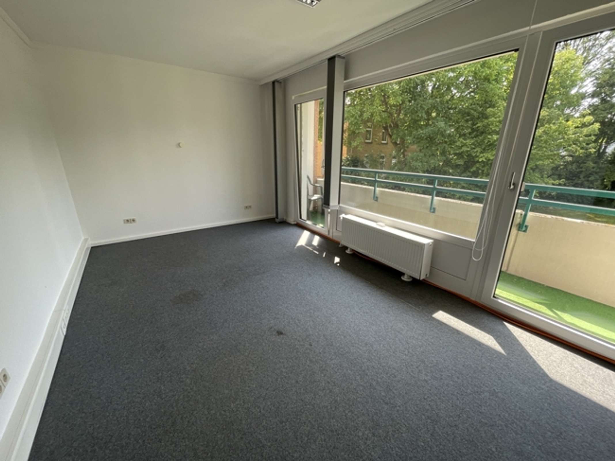 Innenstadtnahe 3-Zimmer-Eigentumswohnung mit zwei Balkonen und TG-Stellplatz im unteren Ostviertel