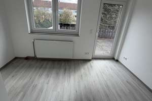 Bezugsfreie Doppelhaushälfte mit großem Garten, Wintergarten & Sauna – Pyrmonter Straße 36, 30459 Oberricklingen, Hannover – Vorschaubild 3