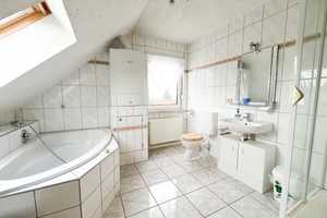 ATTRAKTIVES EINFAMILIENHAUS MIT POOL, GARTEN UND SONNENTERRASSE – Mansfeld-Südharz (Kreis) – Vorschaubild 20