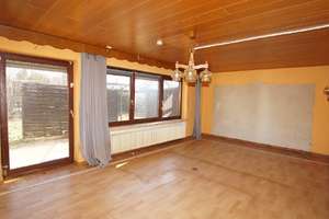 Reserviert! Sanierungsbedürftiges Einfamilienhaus mit großem Garten – Die vollständige Adresse der Immobilie erhältst du vom Anbieter., 94333 Geiselhöring – Vorschaubild 3