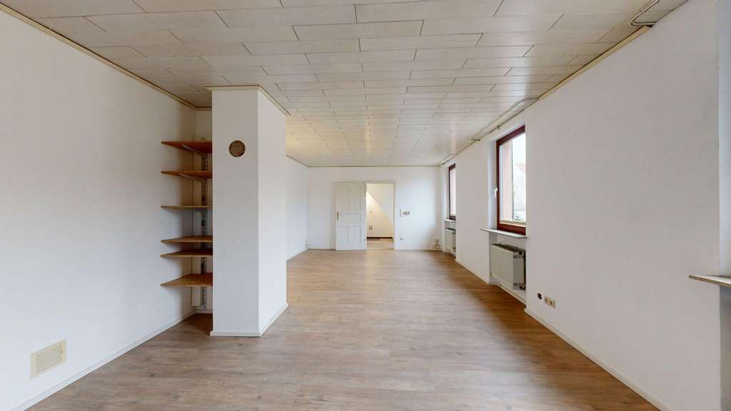 Immobilie in Germersheim - ~~ ZENTRAL GELEGENES STADTHAUS MIT INDIVIDUELLEM POTENZIAL ~~ - Bild 2