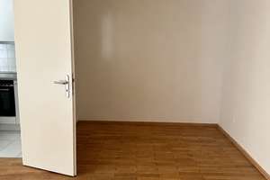 Maxvorstadt Top-Lage: Helles Apartment mit EBK, Balkon, Parkett & TG-Stellplatz – Die vollständige Adresse der Immobilie erhältst du vom Anbieter., 80799 Am alten nördlichen Friedhof, München – Vorschaubild 4
