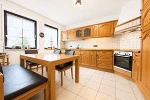 • Exklusiver BUNGALOW mit giebelhohen Decken, Kamin & wohnlichem Souterrain in gehobener Lage... – Die vollständige Adresse der Immobilie erhältst du vom Anbieter., 41238 Giesenkirchen-Mitte, Mönchengladbach – Vorschaubild 10
