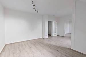 *1 NKM FREI* Gemütliche 2-Zimmer-Dachgeschosswohnung mit großer Küche und Wannenbad – Degenstraße 13, 42651 Solingen-Mitte, Solingen – Vorschaubild 4