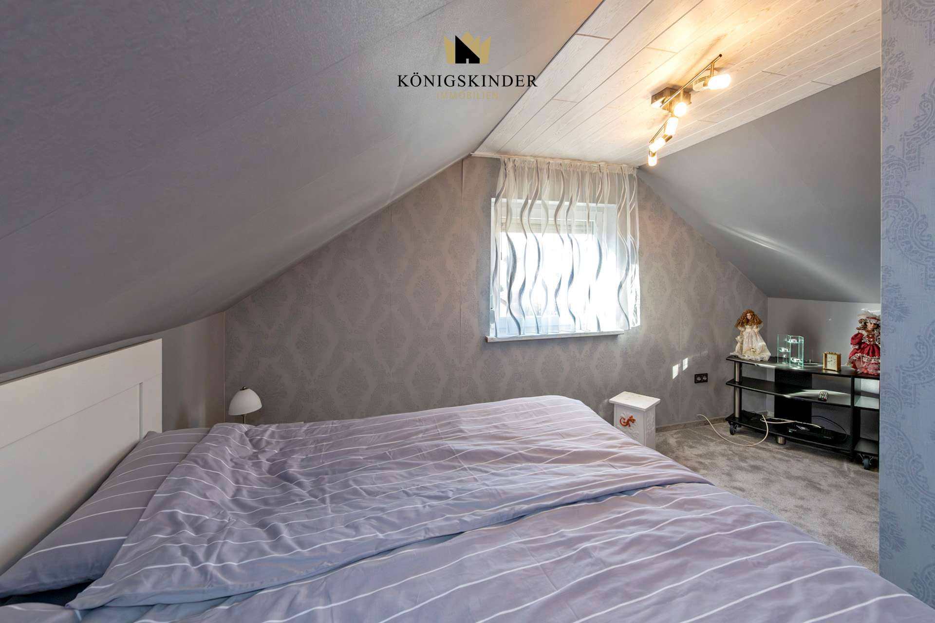 Immobilie in Großbettlingen - 2-FH mit Ausbaupotenzial (3-FH) in Großbettlingen mit Garage, Stpl. & Traumgarten - Bild 7