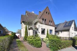 Gemütliche Doppelhaushälfte mit Garten und Garage - 
Gestalten Sie Ihr Traumhaus in familiärer Lage