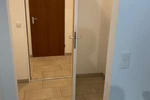 Sanierte 1-Zimmer-Wohnung mit Balkon ins Grüne – Bogenhausen, bezugsfrei ab 1. September  – Daphnestraße 30, 81925 Parkstadt, München – Vorschaubild 4