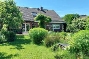 Zweifamilienhaus mit besonderem Weitblick und großem Grundstück in idyllischer Lage – Die vollständige Adresse der Immobilie erhältst du vom Anbieter., 59199 Bönen – Vorschaubild 1