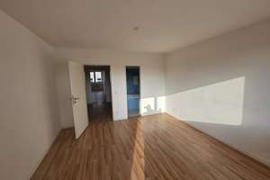 Mitten im Trendviertel Flingern-Nord - Bezugsfreie 2 ZKDB mit Loggia und TG-Platz – Hoffeldstraße 45a, 40235 Flingern Nord, Düsseldorf – Vorschaubild 8