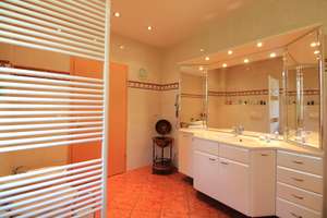 Property thumbnail 10