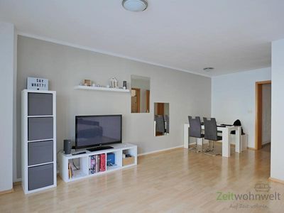 MGN: bezugsfertig renovierte 2-Zimmer-Wohnung in der Innenstadt, preiswerte Einbauküche und Möbel