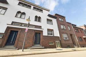 VIERSEN-Stadtmitte: Charmantes Stadthaus mit sonniger Terrasse in zentraler Lage – Die vollständige Adresse der Immobilie erhältst du vom Anbieter., 41747 Viersen – Vorschaubild 1