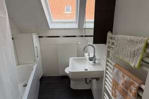 2,5-Zimmer-Wohnung mit Balkon & Garten, Garage in Stuttgart-Mühlhausen – Wenzelstrße 34, 70378 Mühlhausen (Ortsteil), Stuttgart – Vorschaubild 3