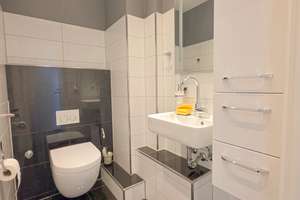 Stilvolle Drei-Zimmerwohnung viel Platz & Lichtdurchflutet – 60437 Nieder-Eschbach, Frankfurt am Main – Vorschaubild 2