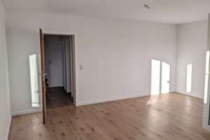 Gut geschnittene 3-Zi-Whg. 77 qm, S-Balkon, 4.OG, Lift, nur 381.000,- – Die vollständige Adresse der Immobilie erhältst du vom Anbieter., 82178 Puchheim – Vorschaubild 5