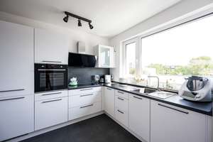 Lichtdurchflutete 4-Zimmer-Maisonette-Wohnung mit großer Dachterrasse in Köln-Niehl – 50735 Niehl, Köln – Vorschaubild 3