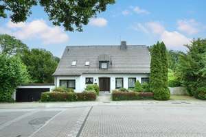 Heiß begehrt in Heisingen :) Repräsentatives, freistehendes Einfamilienhaus in Traumlage – Die vollständige Adresse der Immobilie erhältst du vom Anbieter., 45259 Heisingen, Essen – Vorschaubild 2