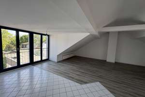 Superhelles Wohnzimmer! Wohnung für Paare oder Singles! – Hubertusstr. 144, 47798 Stadtmitte, Krefeld – Vorschaubild 2