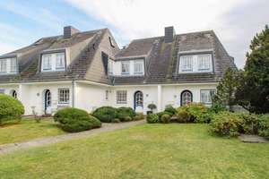 Traumhafter Meerblick: Maisonette Wohnung mit Loggia in Munkmarsch