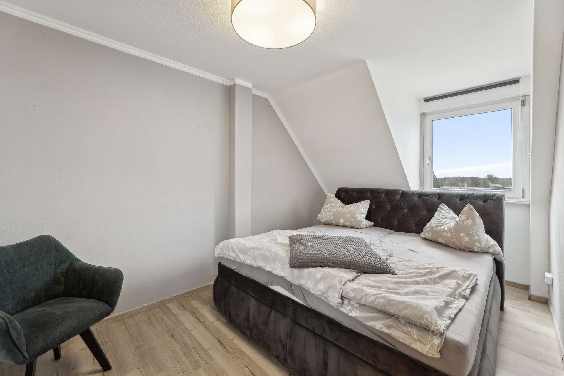 Immobilie in Röttenbach - Schicke 4-Zimmer Maisonette-Wohnung (2. OG u. DG) in Ortsrandlage von Röttenbach! - Bild 11