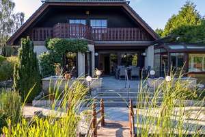 Großzügigkeit trifft auf Gartenidyll
Einfamilienhaus mit vielen Extras – Die vollständige Adresse der Immobilie erhältst du vom Anbieter., 12355 Rudow, Berlin – Vorschaubild 49