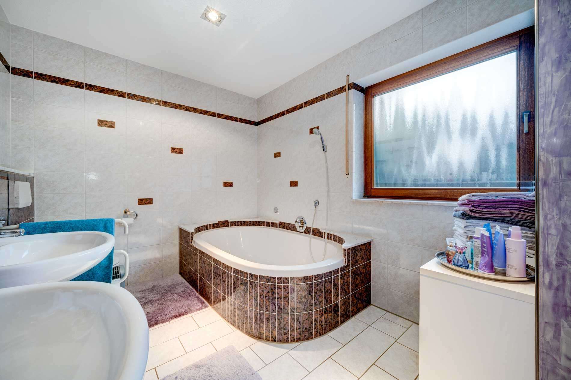 Immobilie in Salem - Attraktives 3-Familienhaus (Mehrgenerationenhaus) mit großer Hauptwohnung in ruhiger Lage von Beuren - Bild 26