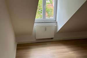 Renovierte 3-Zimmer-Dachgeschosswohnung (WG geeignet) – Einhornalle 41, 81377 Am Waldfriedhof, München – Vorschaubild 11