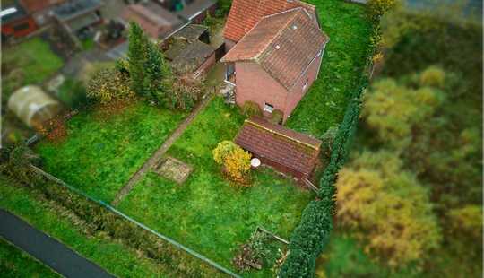 Bild von Sanierungsbedürftiges Haus mit Potenzial für 2 Neubauten (je 3 bzw. 2 WE) in Bad Zwischenahn-Specken