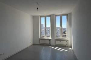 WBS-pflichtiges Familien-Apartment mit Balkon und Wannenbad - ohne Aufzug! – Janusz-Korczak-Straße 18, 12627 Hellersdorf, Berlin – Vorschaubild 3