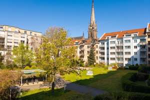Grüne Oase und fußläufig zur Innenstadt - bezugsfreie 2-Zimmer mit Balkon & Tiefgarage