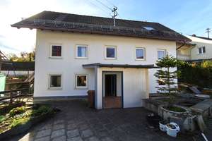Zweifamilienhaus mit über 8% Rendite zu verkaufen. – Die vollständige Adresse der Immobilie erhältst du vom Anbieter., 87730 Bad Grönenbach – Vorschaubild 1