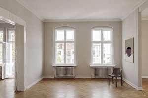 Großzügige Altbauwohnung mit Aufzug und Balkon nahe dem Lietzensee – Suarezstraße 12, 14057 Charlottenburg, Berlin – Vorschaubild 4