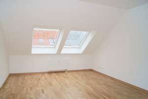 Ganz oben! ETW im Dachgeschoss + Parkett + Lift + Wanne & Dusche + 13 m² Dachloggia + große Küche – Elisabethstraße 32, 4315 Volkmarsdorf, Leipzig – Vorschaubild 13