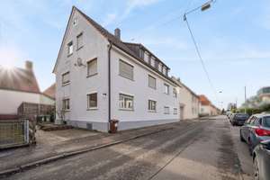 Renovierungsbedürftige 3-Zimmer-Wohnung in gepflegtem Mehrfamilienhaus