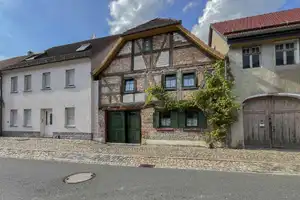 Kleinod mit viel Liebe zum Detail: Restauriertes 8-Zi.-Fachwerkhaus in Jessen OT Schweinitz – Wittenberg (Kreis) – Vorschaubild 1