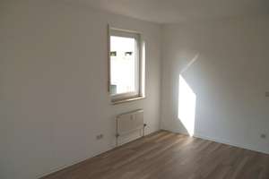 2 Zweiraum WE jeweils mit Balkon, PkW- Stellpl. und TG- Stelllpl. sowie Lift zu verkaufen!!! – Bayreuther Straße 8 - 10, 9130 Sonnenberg, Chemnitz – Vorschaubild 6