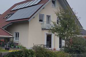 Verkauft wird ein großzügiges Einfamilienhaus mit Garage in ruhiger Wohnlage – Die vollständige Adresse der Immobilie erhältst du vom Anbieter., 86836 Untermeitingen – Vorschaubild 1