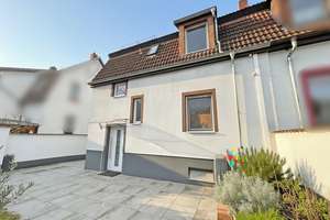 Modernisierte Doppelhaushälfte in zentraler Lage – Die vollständige Adresse der Immobilie erhältst du vom Anbieter., 69469 Weinheim – Vorschaubild 2