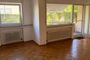 Nahe Max-Eyth-See: Freie 2,5-Zimmer-Wohnung mit Südost-Balkon 