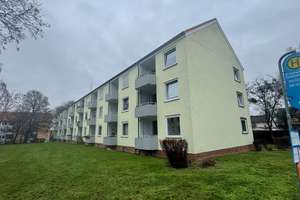 Moderne Erdgeschosswohnung mit Balkon und hochwertigem Duschbad in Bestlage – SZ-Gebhardshagen – Reichenberger Straße 7, 38229 Gebhardshagen, Salzgitter – Vorschaubild 1