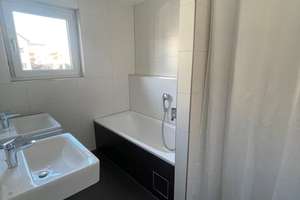 Schöne, frisch renovierte dreieinhalb Zimmer Wohnung mit EBK in Stuttgart, Stammheim – Kornwestheimer Straße 81, 70439 Stammheim-Mitte, Stuttgart – Vorschaubild 11