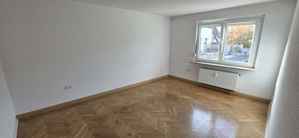 Immobilie in Neckarsulm - Helle Dachgeschosswohnung mit 3 Zimmern – zentral in Neckarsulm - Bild 1