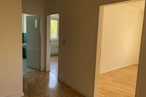 Geräumige, gepflegte 4 Zimmer-Wohnung mit Balkon in ruhiger guter Stadtrandlage – Die vollständige Adresse der Immobilie erhältst du vom Anbieter., 34125 Fasanenhof, Kassel – Vorschaubild 6